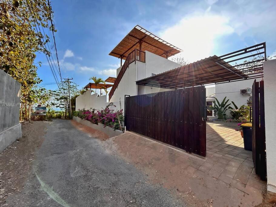 Chris - Stunning 4br With Ocean & Sunset View Villa